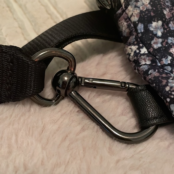 Lululemon Festival Bag - Picture 13 of 16